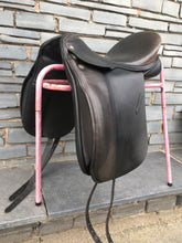Load image into Gallery viewer, 17 1/2” MW Barnsby Dressage Saddle - Black