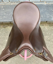 Load image into Gallery viewer, 17 1/2” MW Symmonds Richmond GP Saddle - Brown
