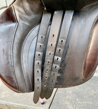 Load image into Gallery viewer, 17 1/2” Medium (Generous) Ideal Event Saddle - Brown