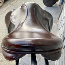 Load image into Gallery viewer, 17 1/2” Medium (Generous) Ideal Event Saddle - Brown