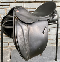 Load image into Gallery viewer, 17” MW Kes Gp/VSD Saddle - Black