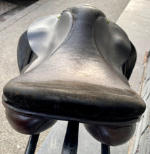 Load image into Gallery viewer, 17” MW Ideal VSD Saddle - Brown