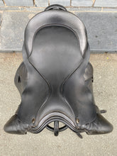Load image into Gallery viewer, 17” MW Equxtra Anaconda Dressage Saddle - Black