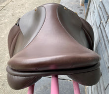 Load image into Gallery viewer, 16 1/2” Wide Symmonds Richmond VSD/GP Saddle - Brown