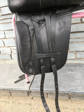 Load image into Gallery viewer, 17 1/2” MW Barnsby Dressage Saddle - Black