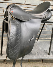 Load image into Gallery viewer, 17 1/2” MW Albion SL Dressage Saddle - Black