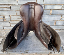 Load image into Gallery viewer, 17 1/2” Medium (Generous) Ideal Event Saddle - Brown