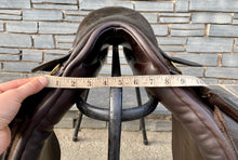 Load image into Gallery viewer, 17” MW Ideal VSD Saddle - Brown