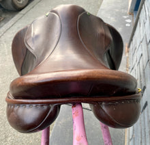 Load image into Gallery viewer, 17 1/2” Medium (Generous) Ideal Event Saddle - Brown